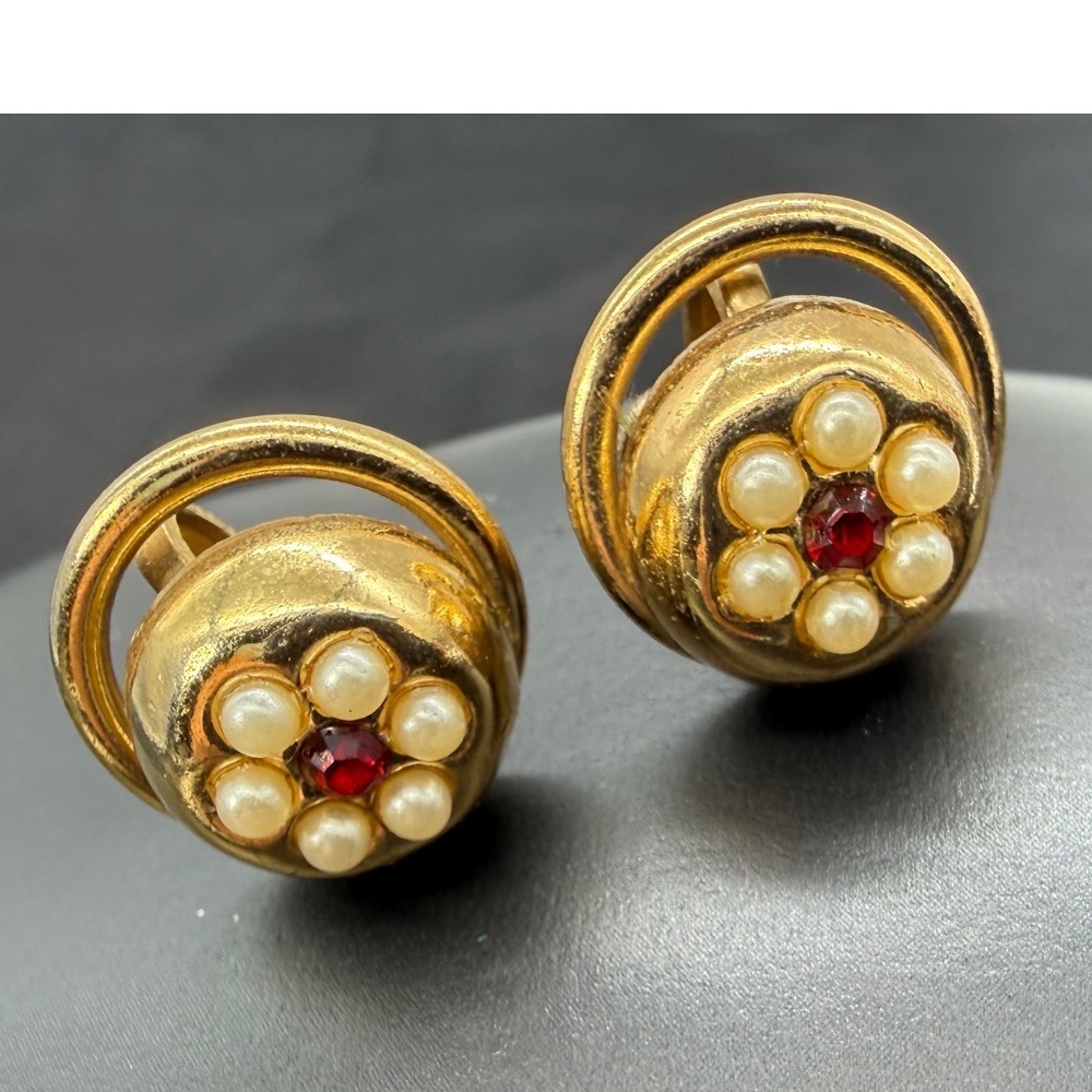 Vintage Gold Tone Faux Pearl Red Rhinestone Dome Clip On Earrings Retro Floral